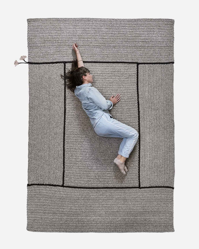 Wall Flower Rug 200X300 - Light Black